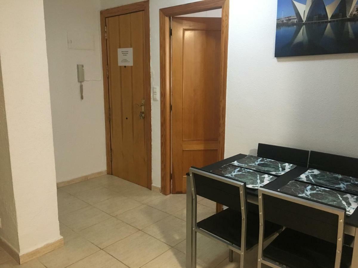 Apartamento Ciudad De Las Ciencias 2 Valencia Luaran gambar